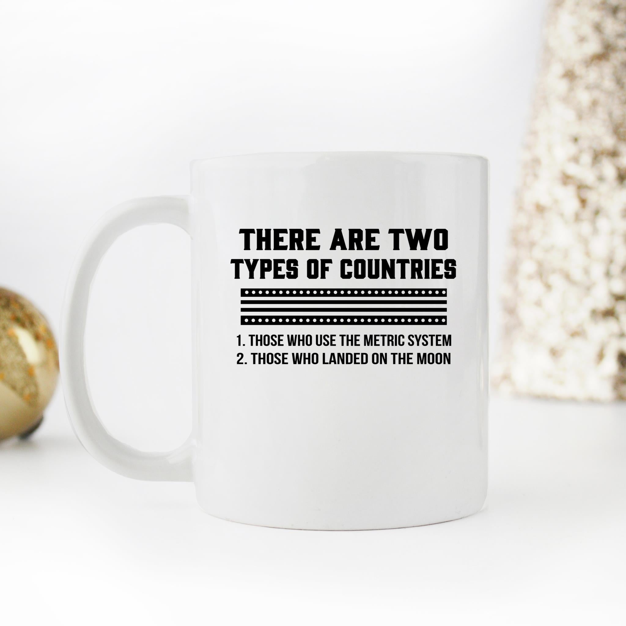 Skitongifts Funny Ceramic Novelty Coffee Mug Two Types Of Countries Landed On Moon Nerd Math b4TWwdq